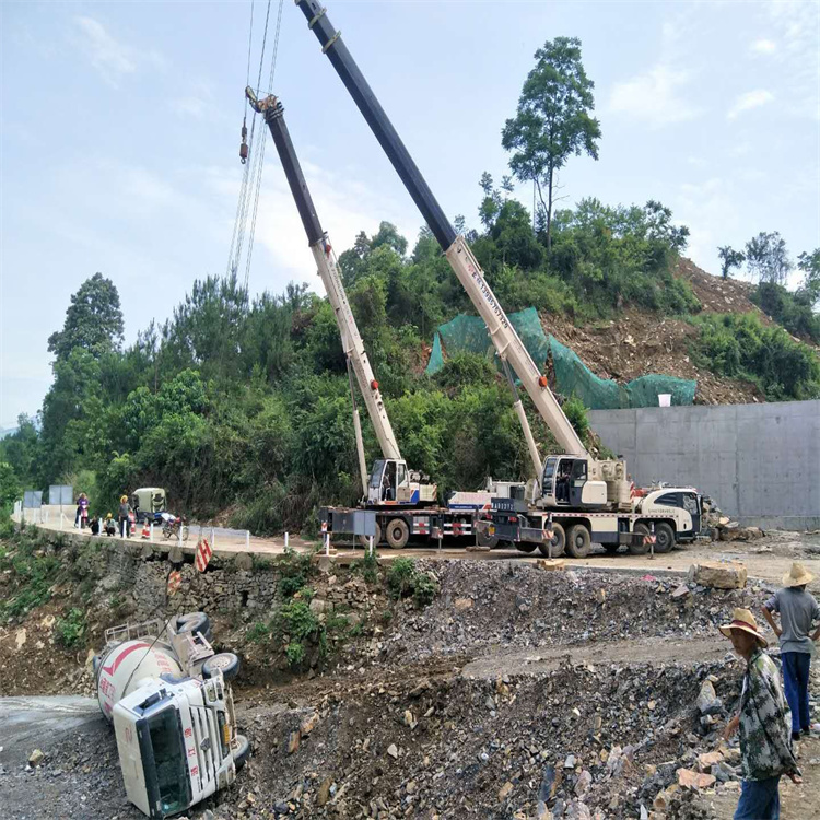 丹棱汽车掉沟里叫吊车救援要多少钱